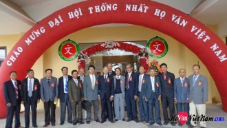 Biểu ngữ chính tại lễ đài