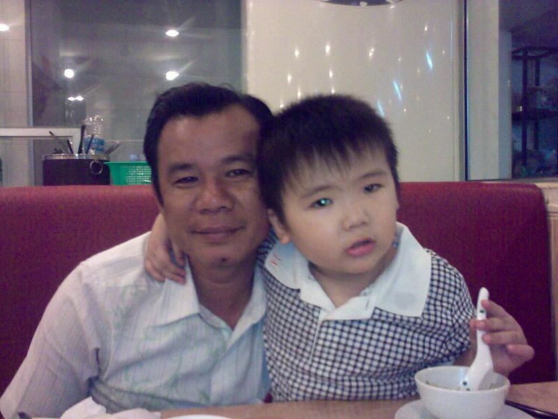 A.Văn Trí cùng con Trai